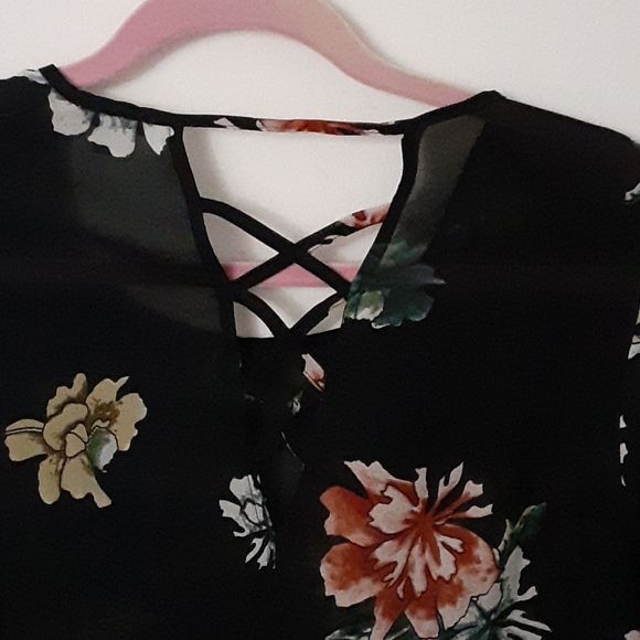 Crop top - Picture 2 of 2